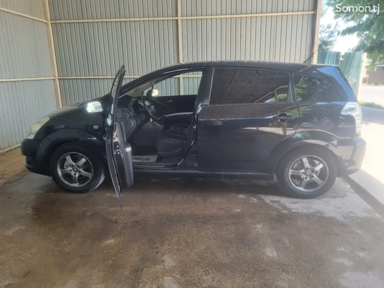 Toyota Corolla Verso 2007 · 2.2 MT