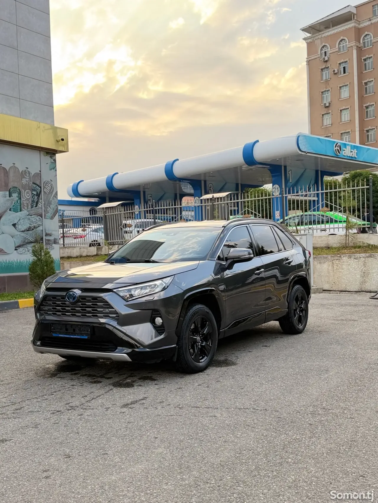Toyota RAV 4 2020 · 2.5 AT