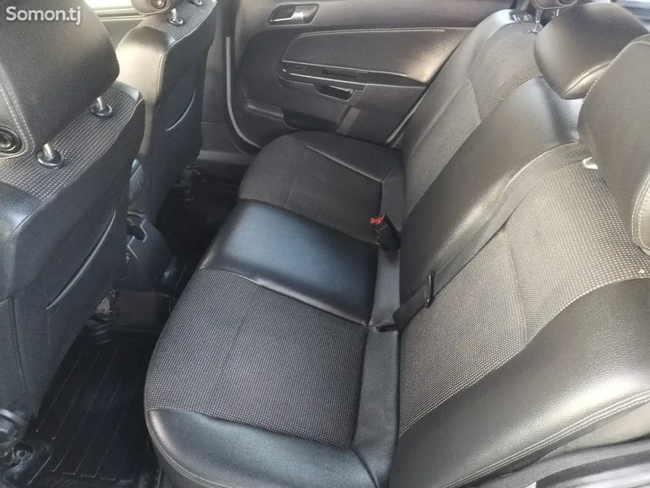 Opel Astra H 2007 · 1.9 MT