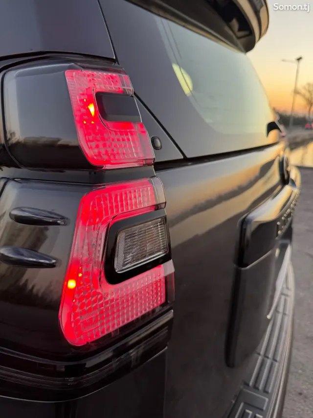 Toyota Land Cruiser Prado 2024 · 4.0 AT