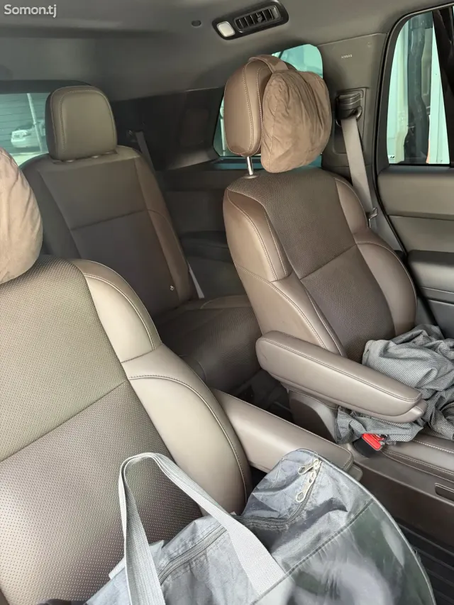 Li Auto (Lixiang) L9 2024 · 1.5 AT