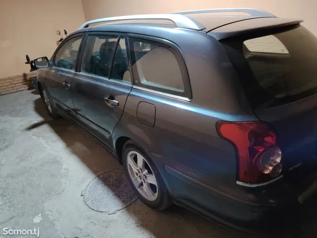 Toyota Avensis 2006 · 2.0 MT