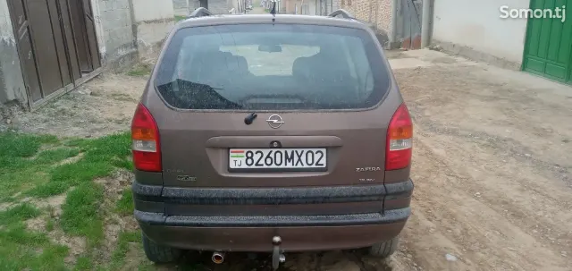 Opel Zafira 2000 · 1.6 MT