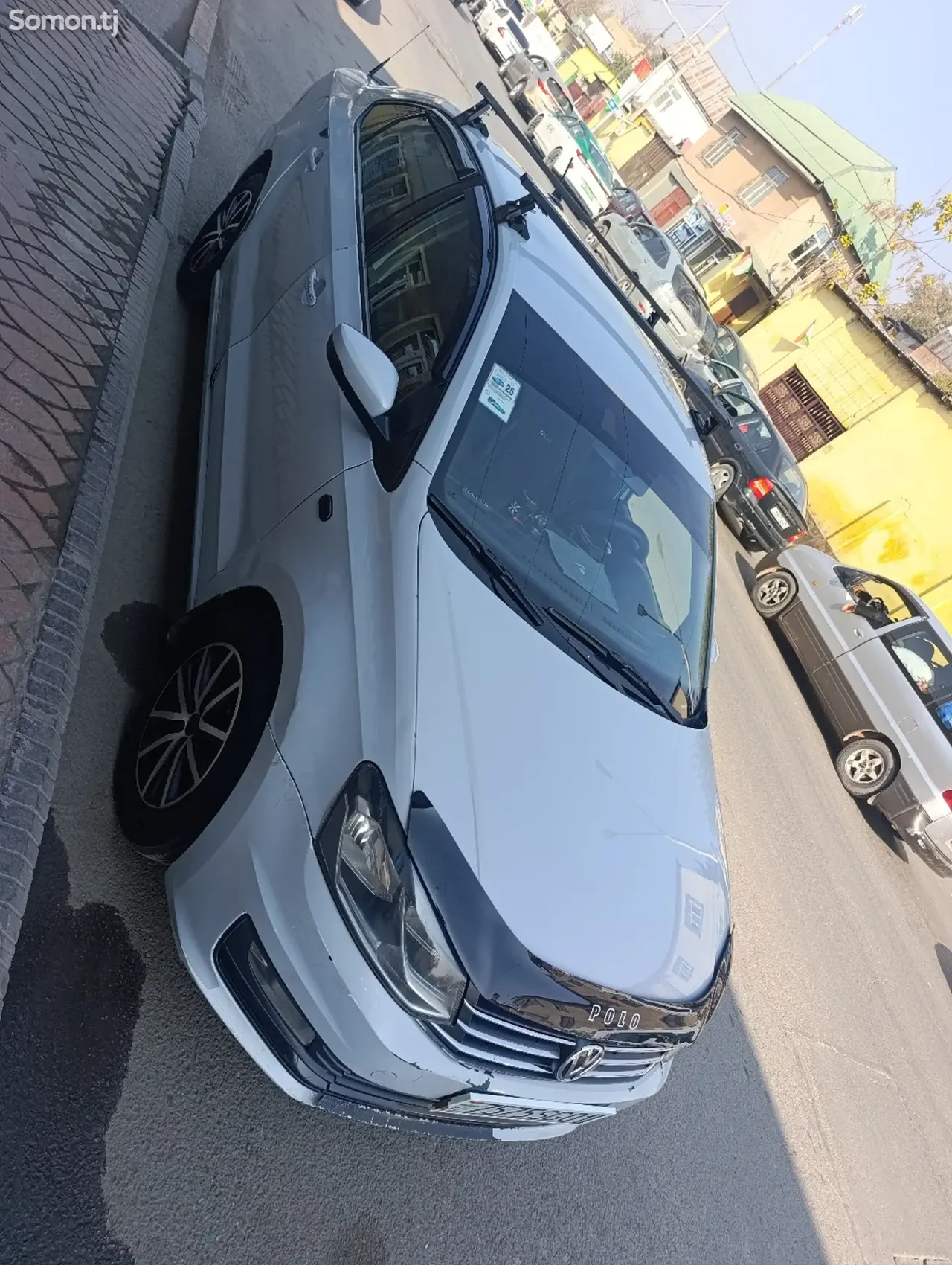 Volkswagen Polo 2018 · 1.6 MT