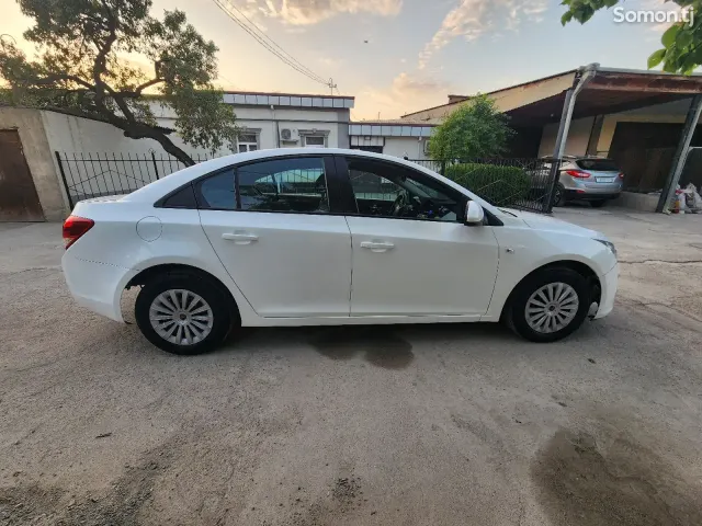 Chevrolet Cruze 2009 · 1.8 MT