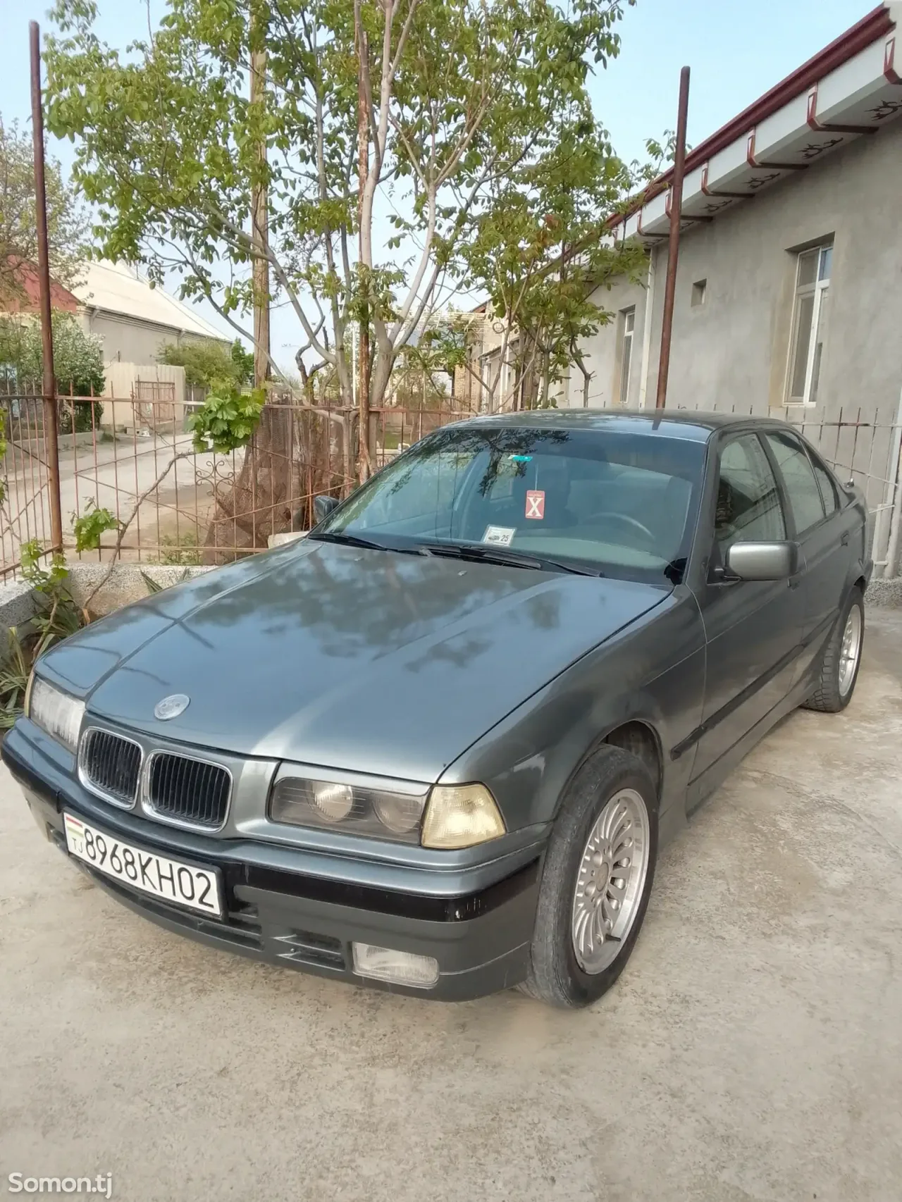 BMW 3 series 1992 · 1.6 MT
