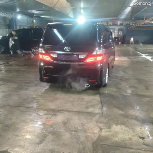 Toyota Vellfire 2010 · 2.4 AT