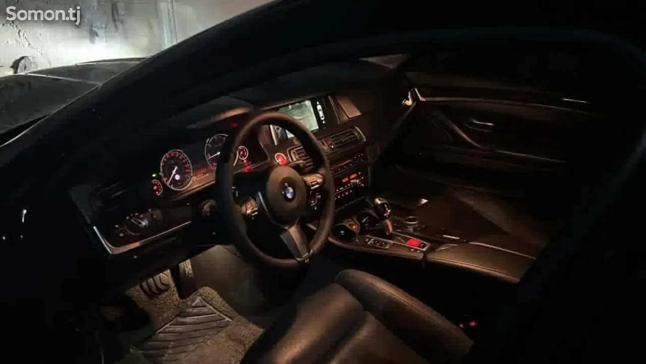 BMW 5 series 2015 · 2.0 AT