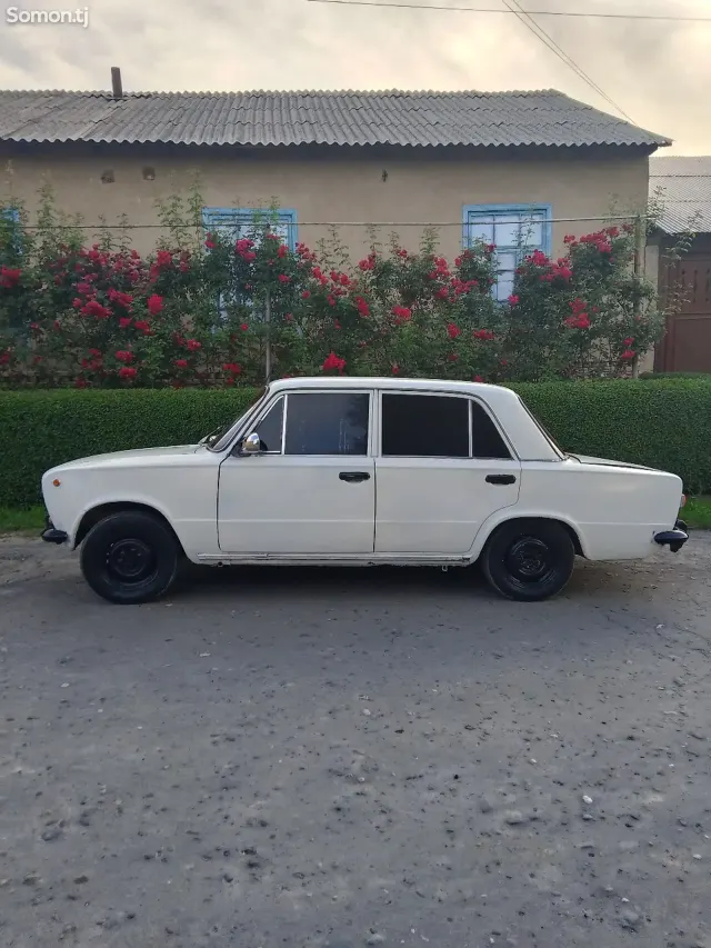 Lada (ВАЗ) 2101 1986 · 1.3 MT