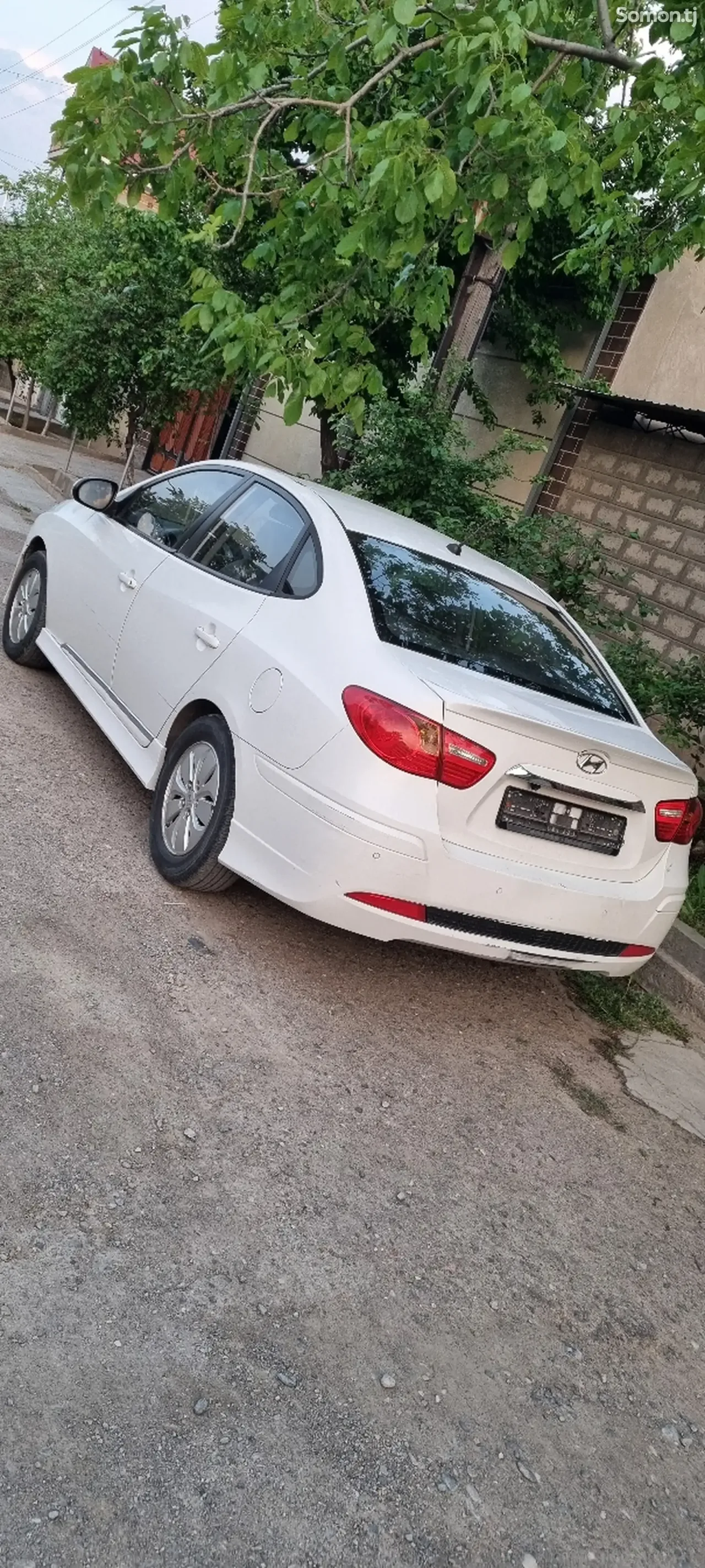Hyundai Avante 2011 · 1.6 AT