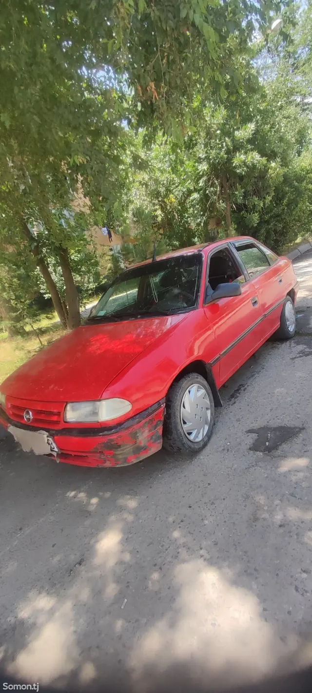 Opel Astra F 1994 · 1.6 MT