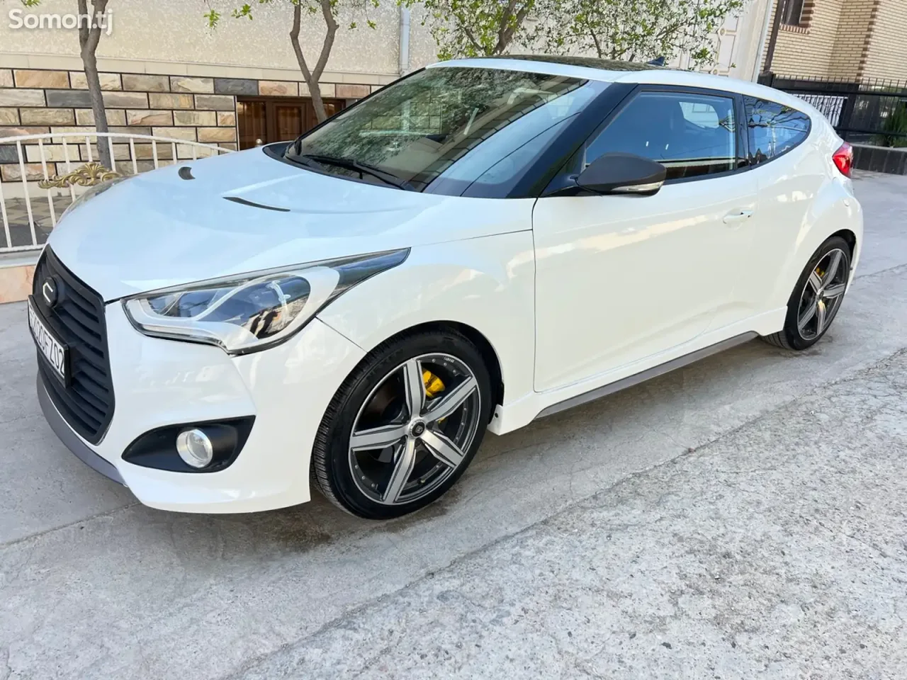 Hyundai Veloster 2011 · 1.6 AT