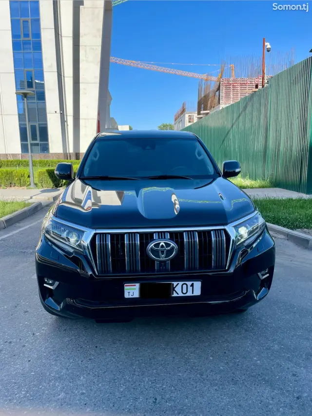 Toyota Land Cruiser Prado 2022 · 2.8 AT