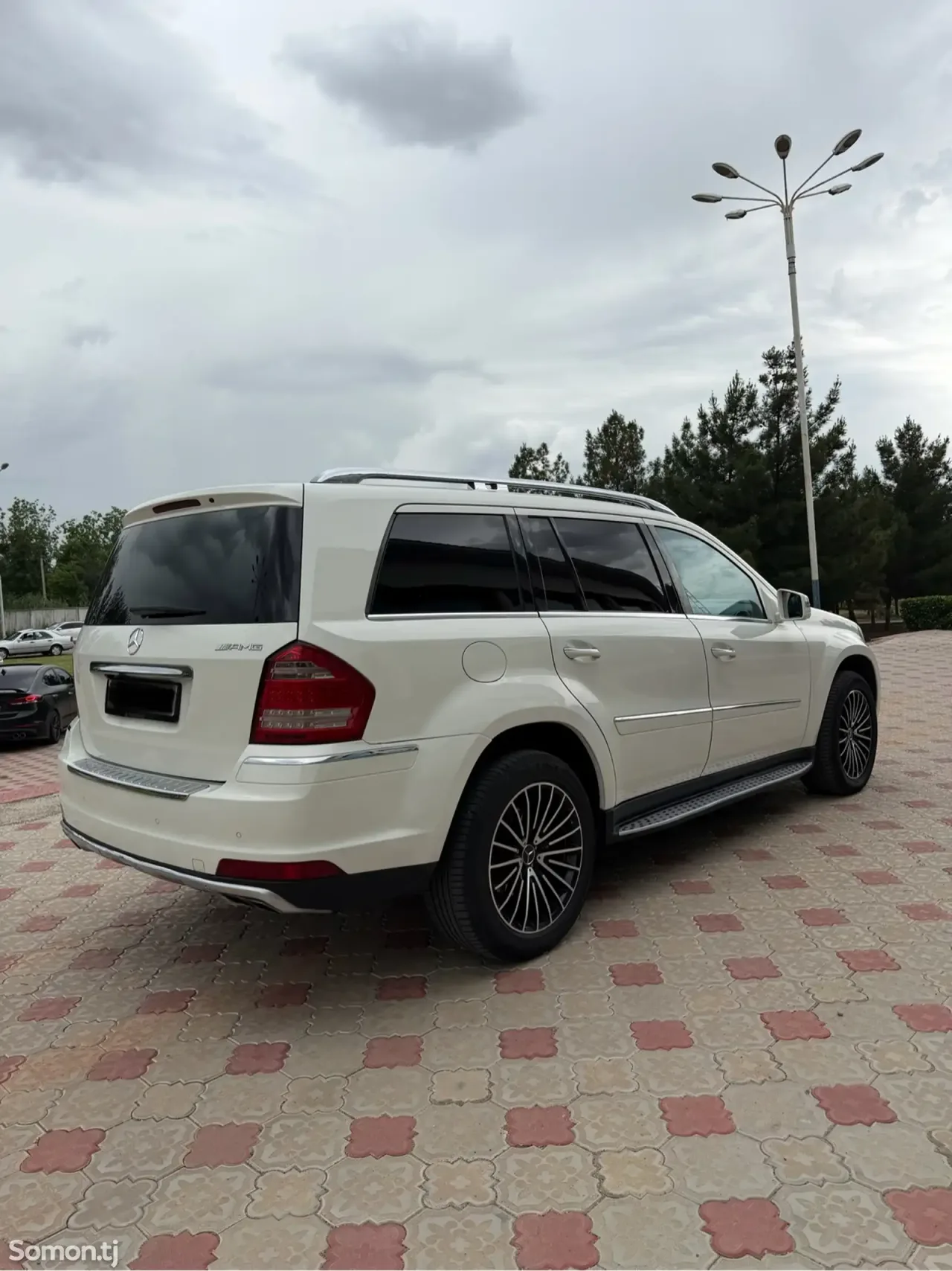 Mercedes-Benz GLS 2012 · 3.5 AT