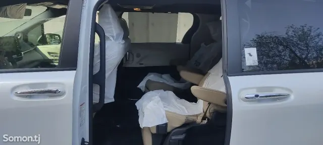 Toyota Sienna 2024 · 2.5 AT