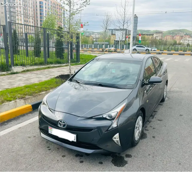 Toyota Prius 2016 · 1.8 AT