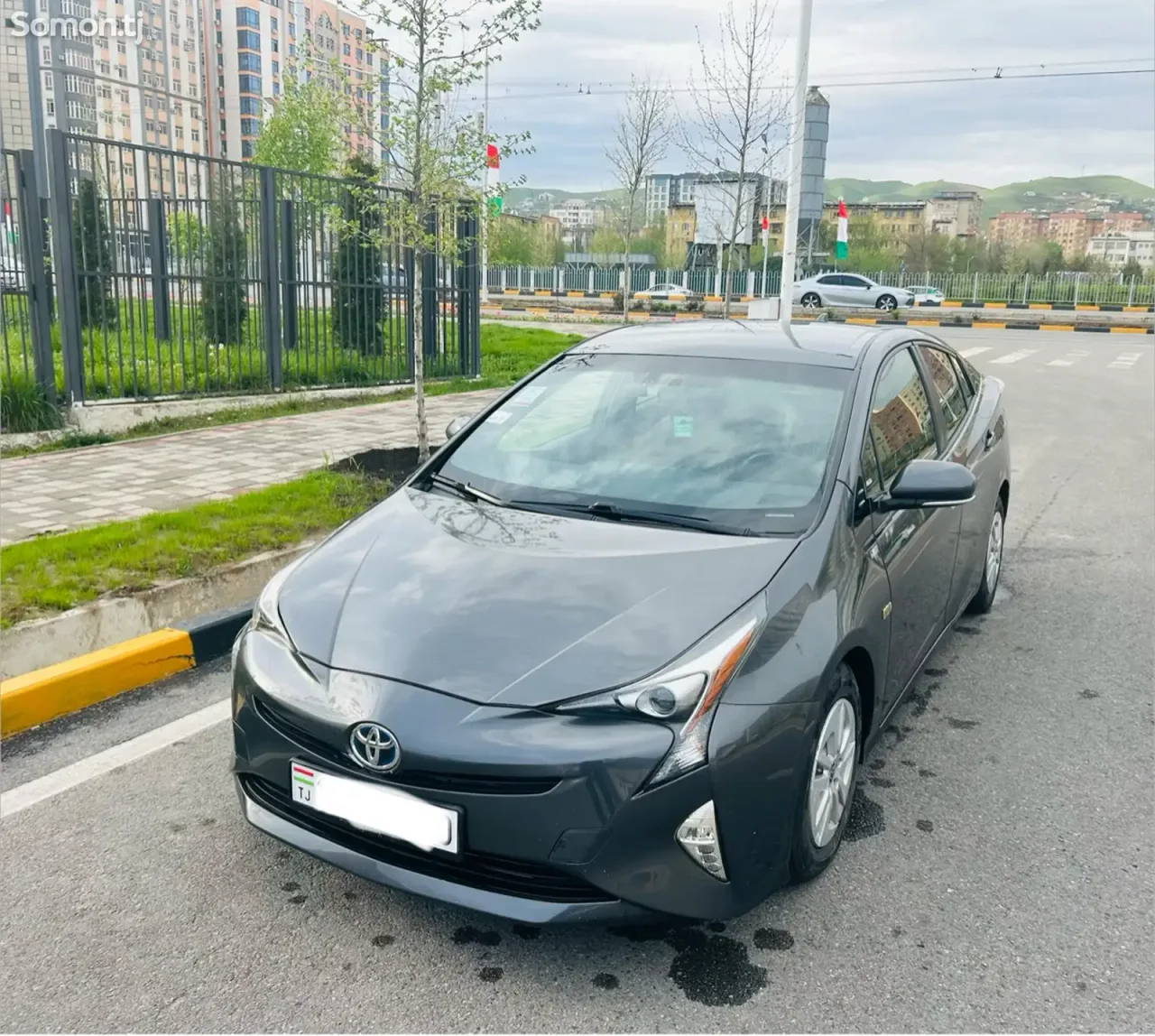 Toyota Prius 2016 · 1.8 AT