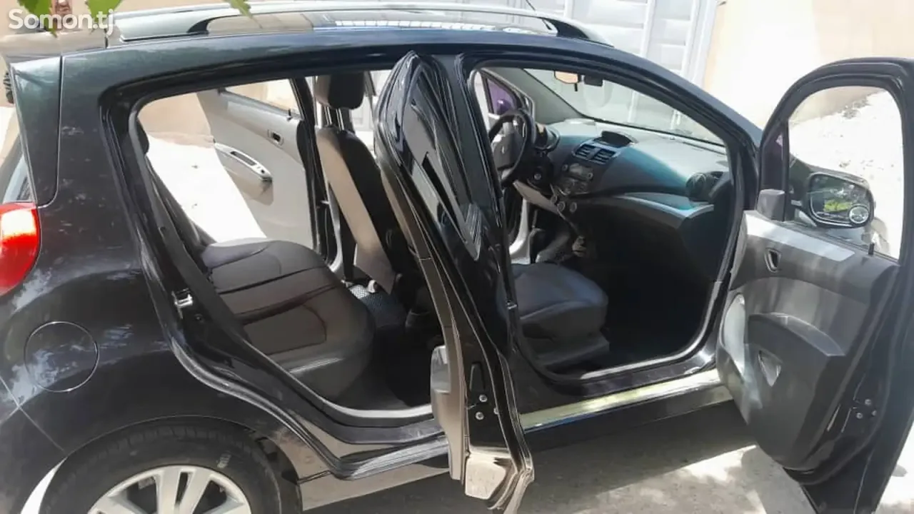 Chevrolet Spark 2015 · 1.6 AT