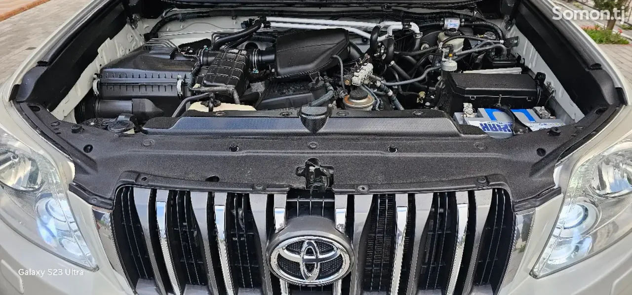 Toyota Land Cruiser Prado 2012 · 2.7 AT