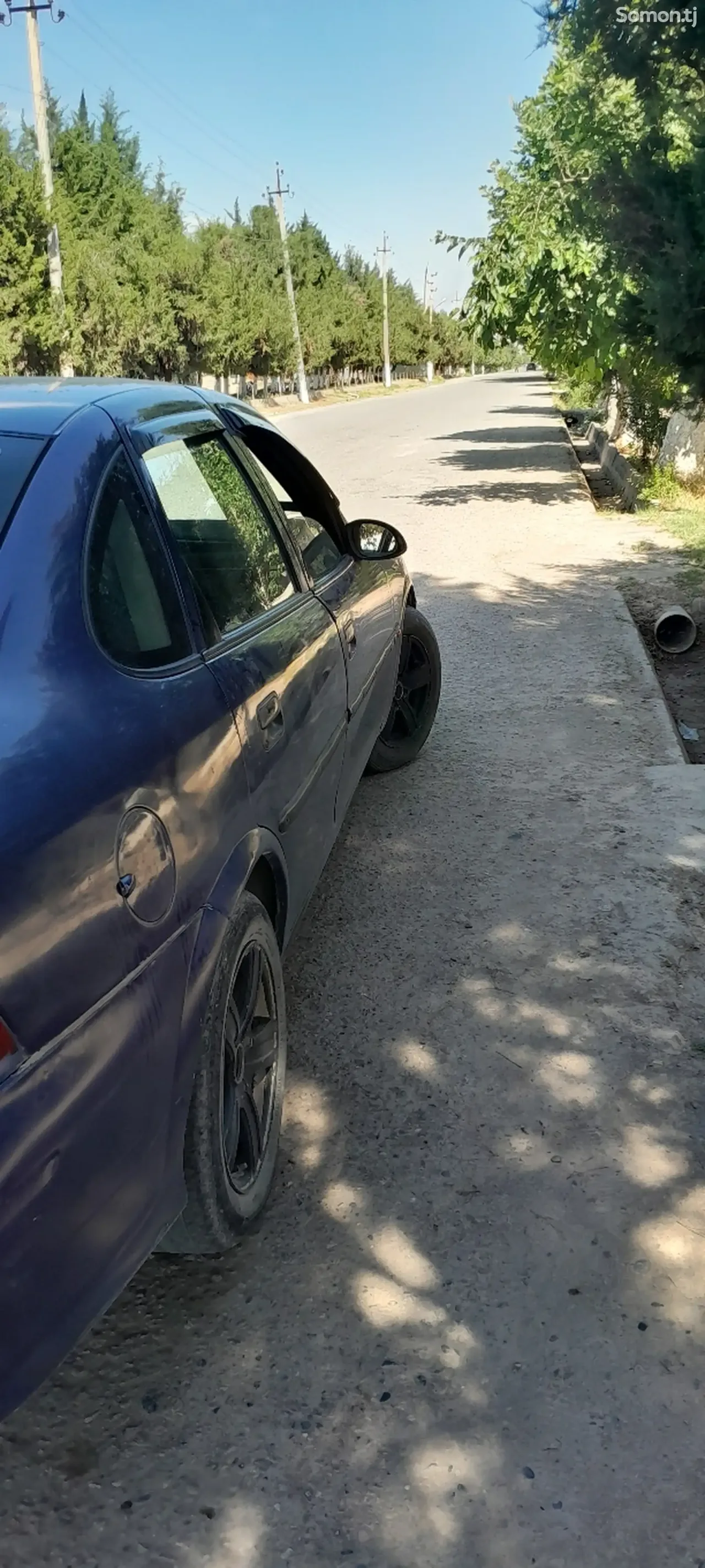 Opel Vectra B 1995 · 1.6 MT