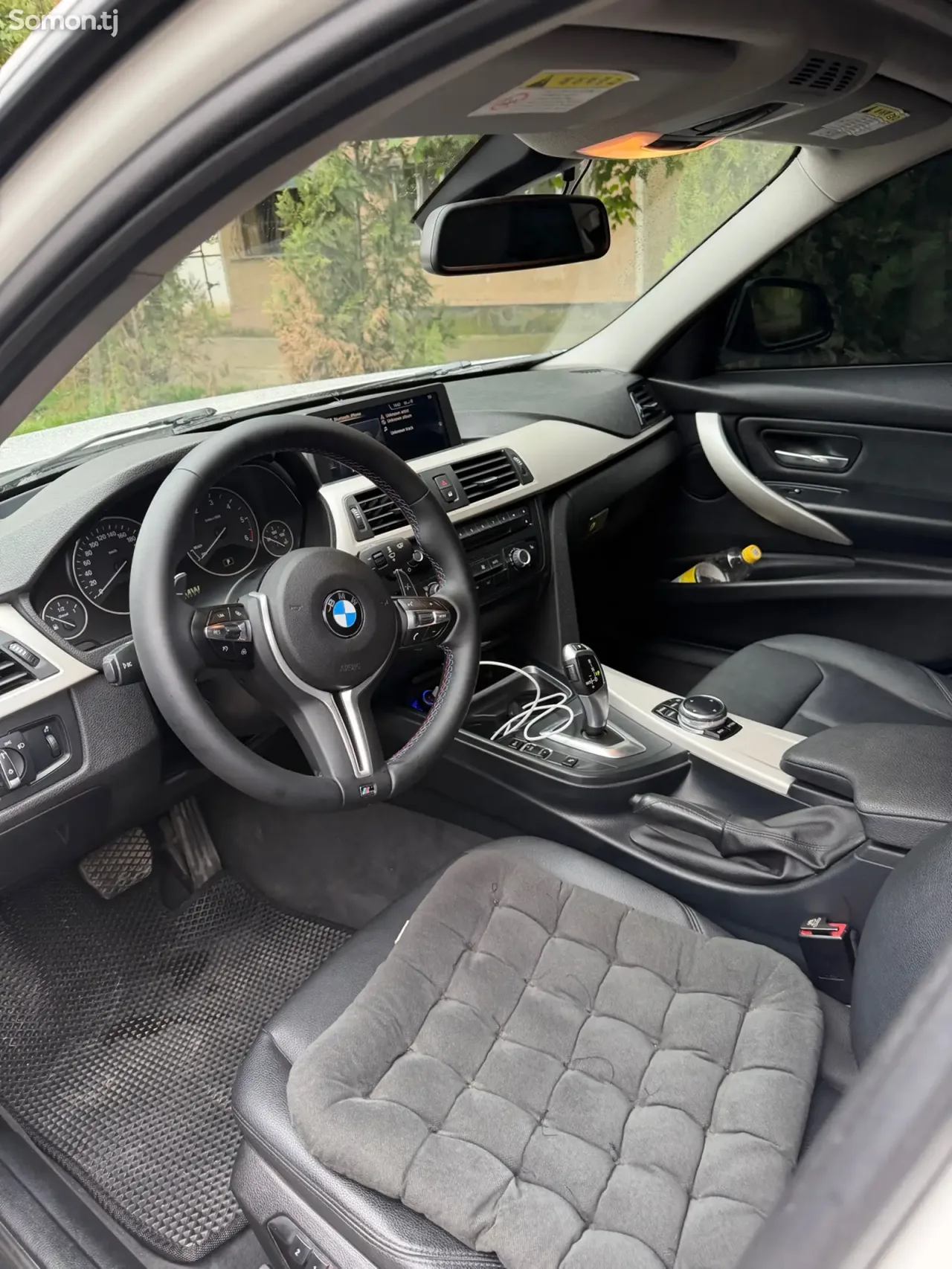 BMW 3 series 2015 · 2.0 AT