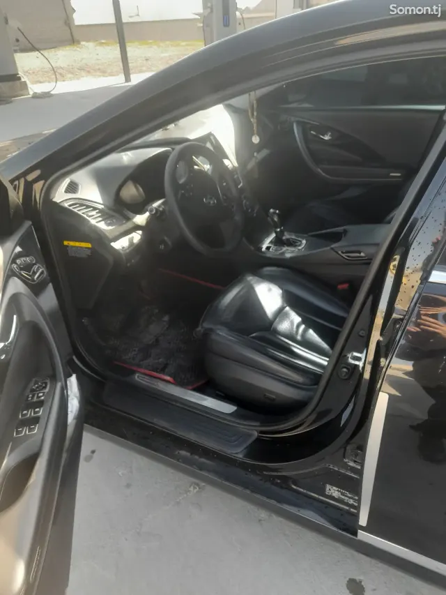 Hyundai Grandeur 2014 · 2.4 AT