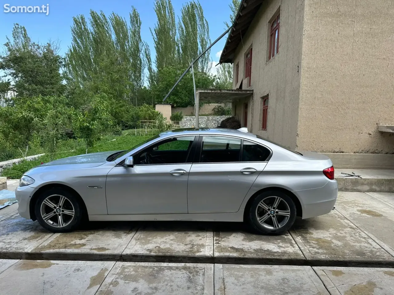 BMW 5 series 2012 · 2.0 AT