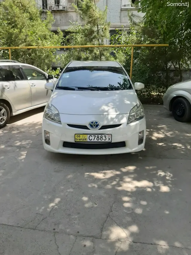 Toyota Prius 2011 · 1.8 AT