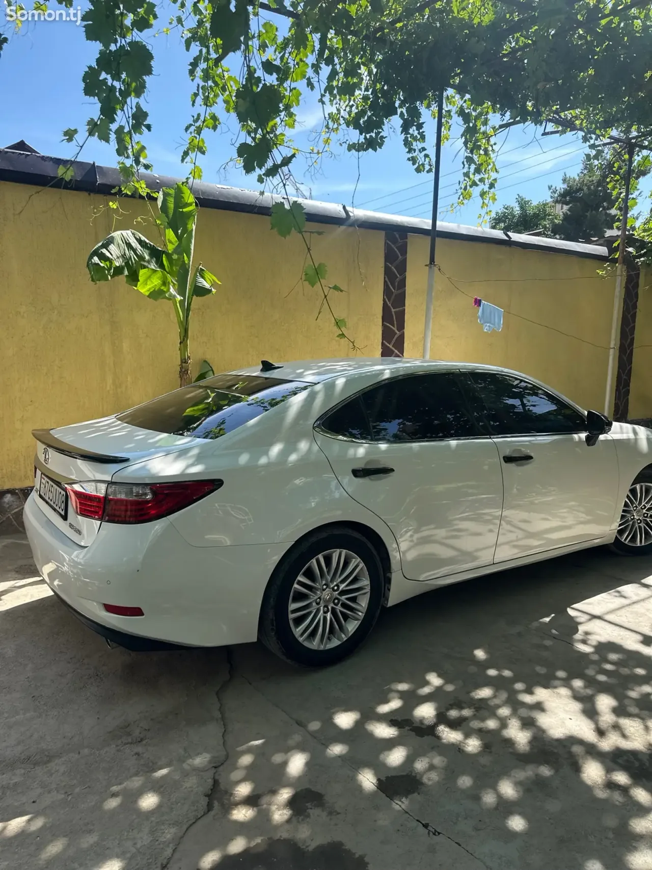 Lexus ES series 2013 · 3.5 AT