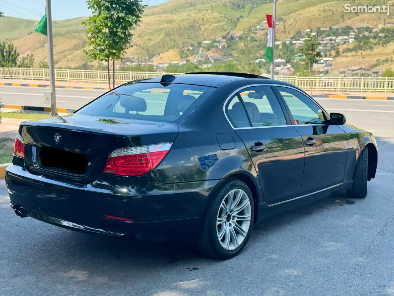 BMW 5 series 2010 · 2.5 AT