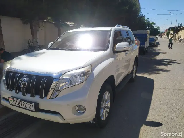 Toyota Land Cruiser Prado 2017 · 4.0 AT