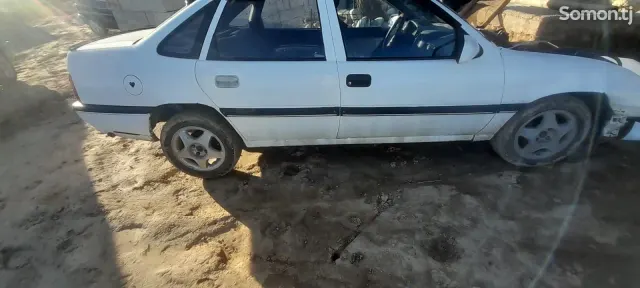 Opel Vectra A 1990 · 1.6 MT
