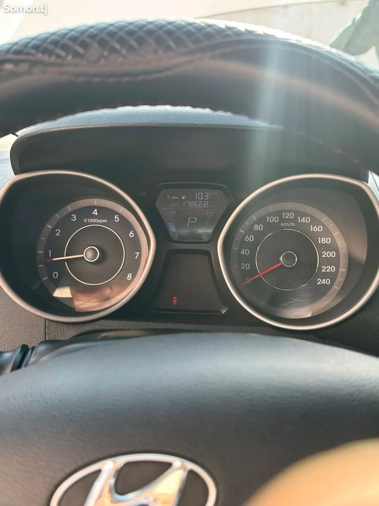 Hyundai Avante 2012 · 1.6 AT