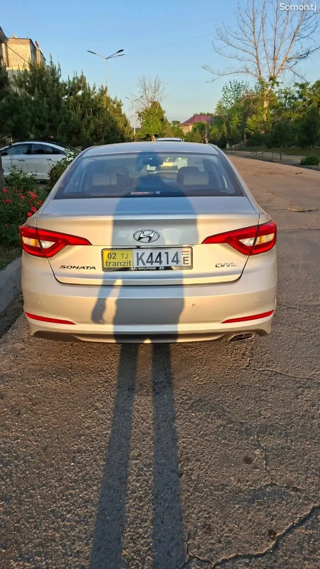 Hyundai Sonata 2015 · 2.0 AT