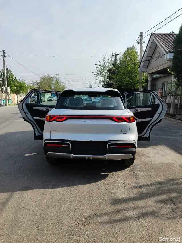 BYD Yuan Up 2025 · AT