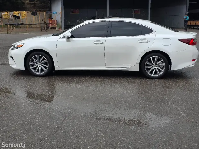 Lexus ES series 2016 · 3.0 AT