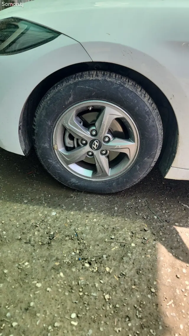 Hyundai Avante 2016 · 1.6 AT