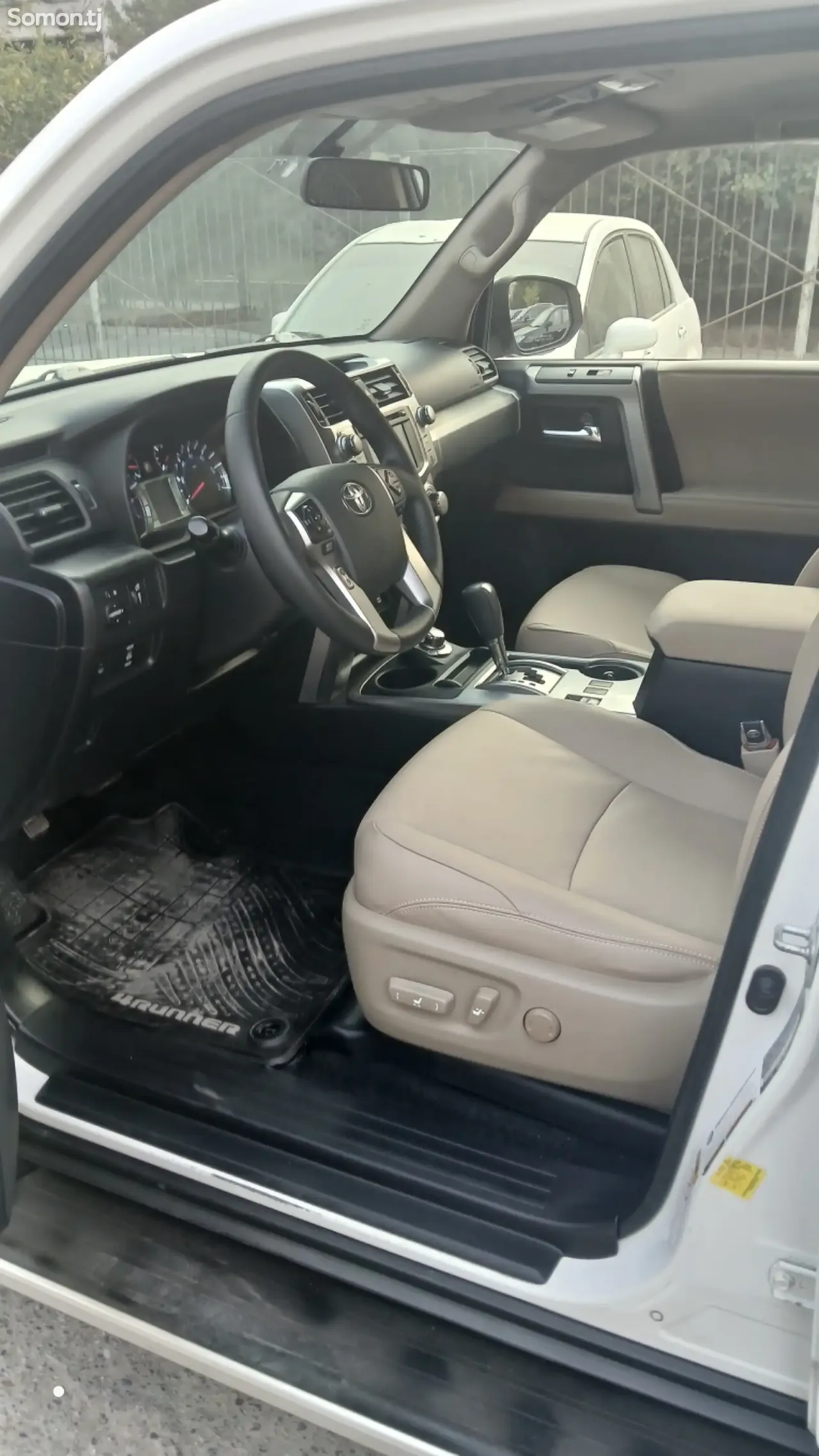 Toyota 4Runner 2015 · 4.0 AT
