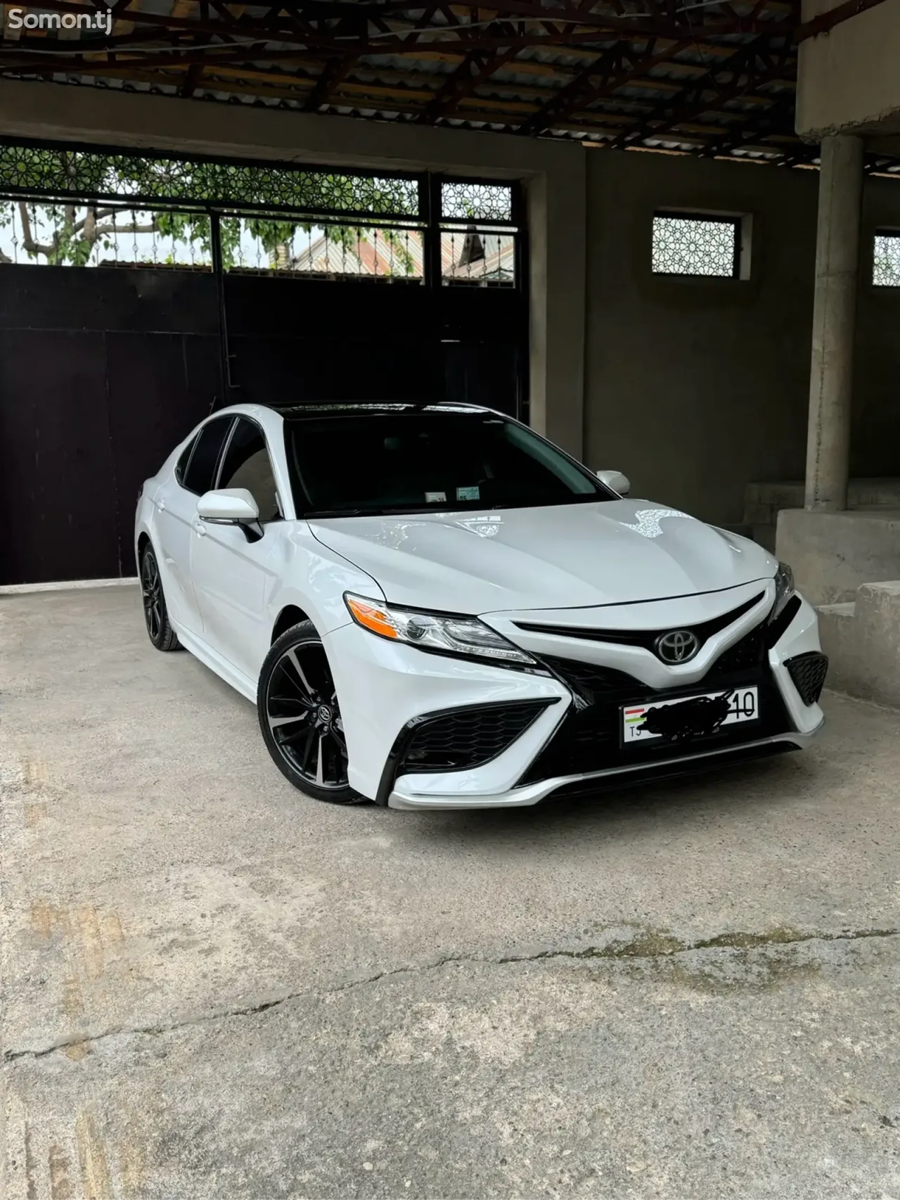 Toyota Camry 2020 · 2.5 AT