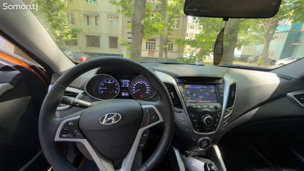 Hyundai Veloster 2012 · 1.5 AT