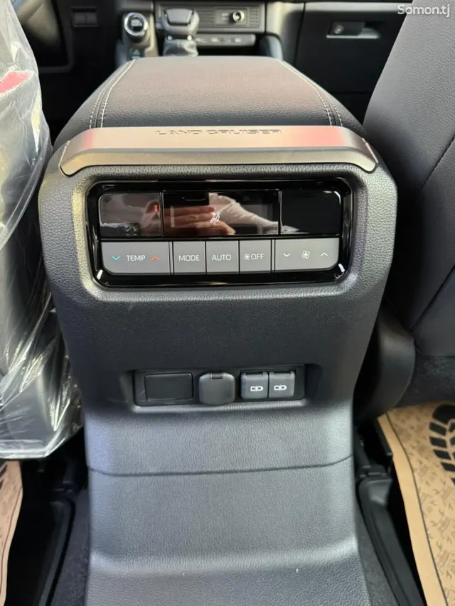 Toyota Land Cruiser Prado 2025 · 2.4 AT