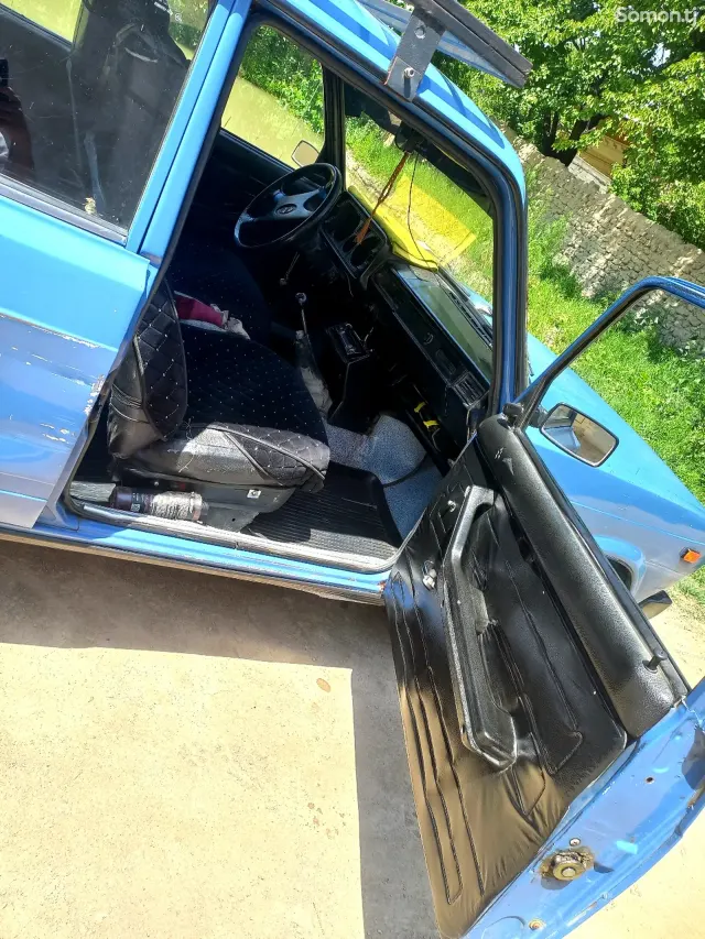 Lada (ВАЗ) 2104 1989 · 0.6 MT