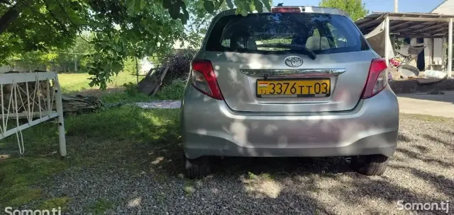 Toyota Vitz 2011 · 1.1 AT