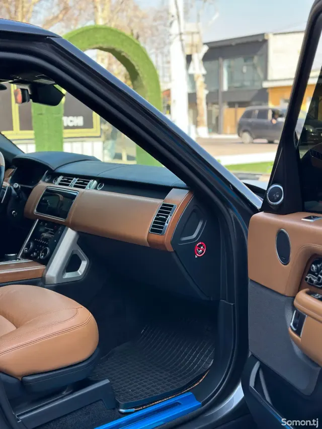 Land Rover Vogue 2019 · 4.4 AT