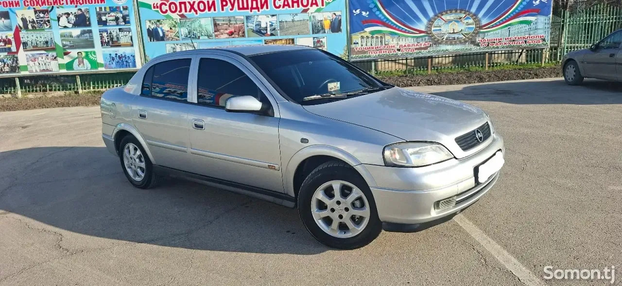 Opel Astra G 2001 · 1.6 MT