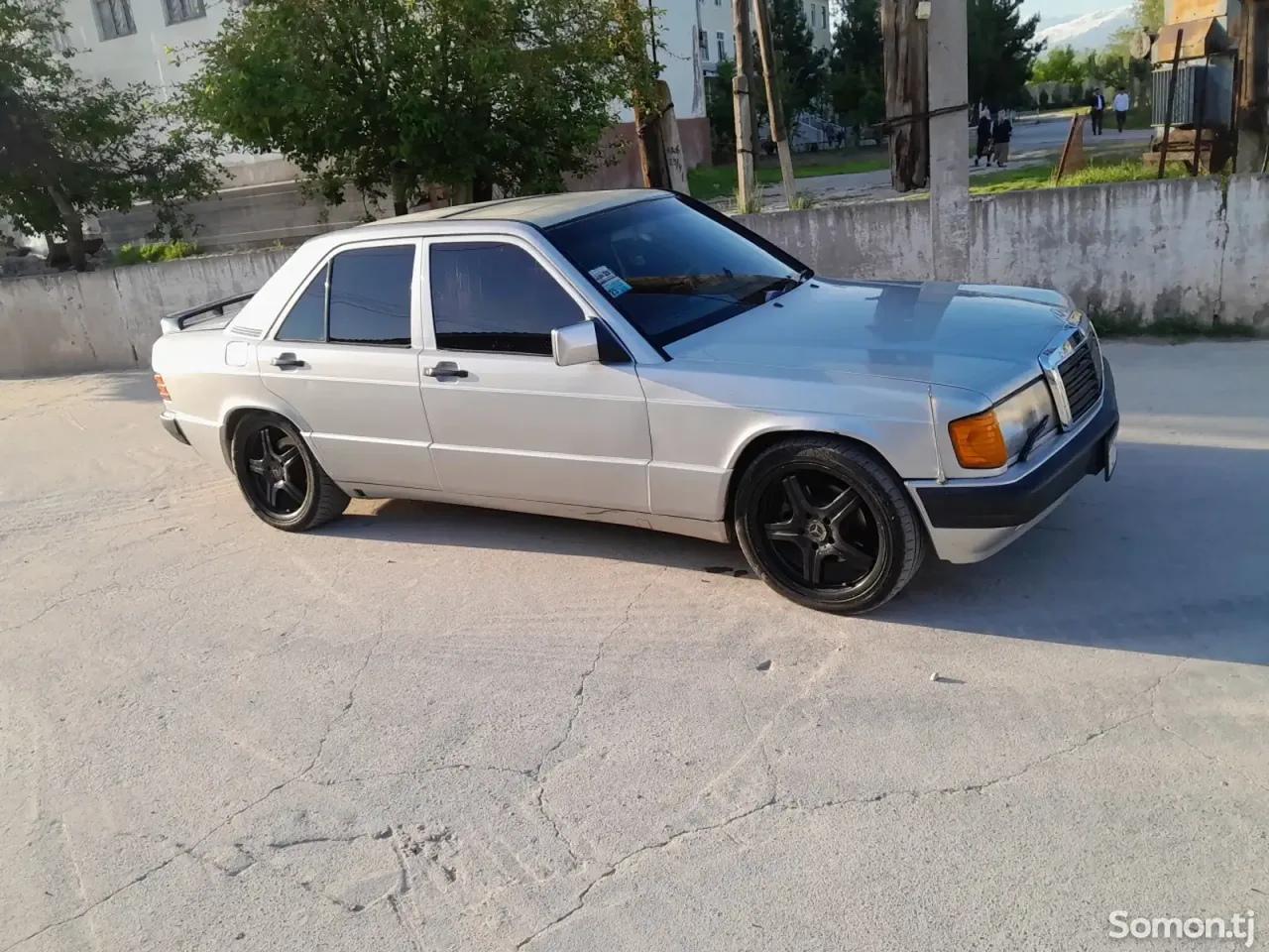 Mercedes-Benz W201 1990 · 2.3 MT