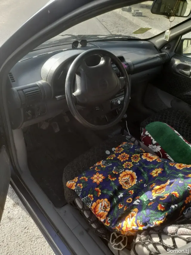 Opel Vita 1995 · 1.4 AT