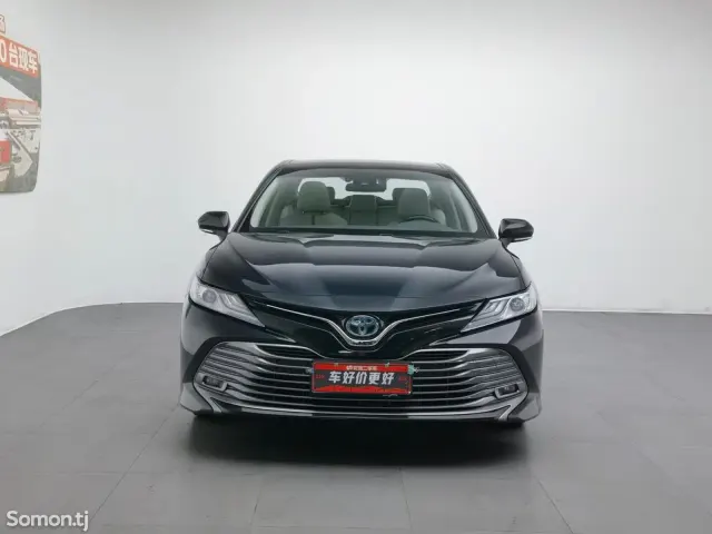 Toyota Camry 2019 · 2.5 AT