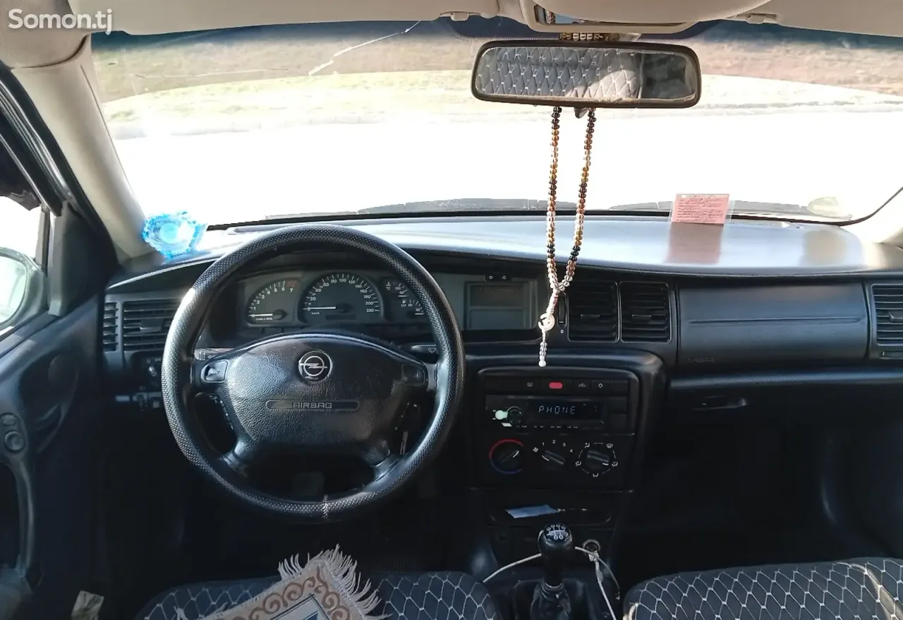 Opel Vectra B 1999 · 1.6 MT