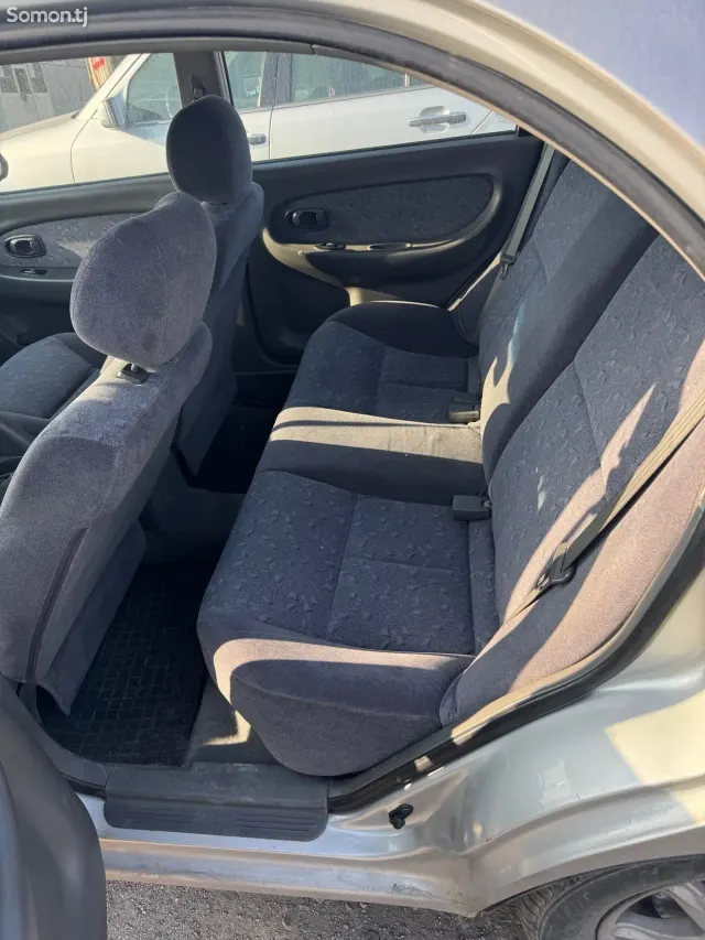 Kia Spectra 2006 · 1.6 MT